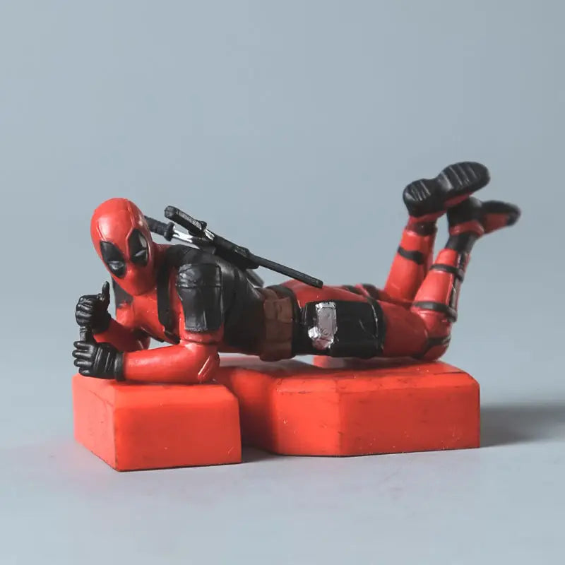 10 styles en option pour intérieur de voiture X-man Deadpool, tableau de bord automatique, rétroviseur, décoration, figurine humoristique, cadeaux d'anime amusants