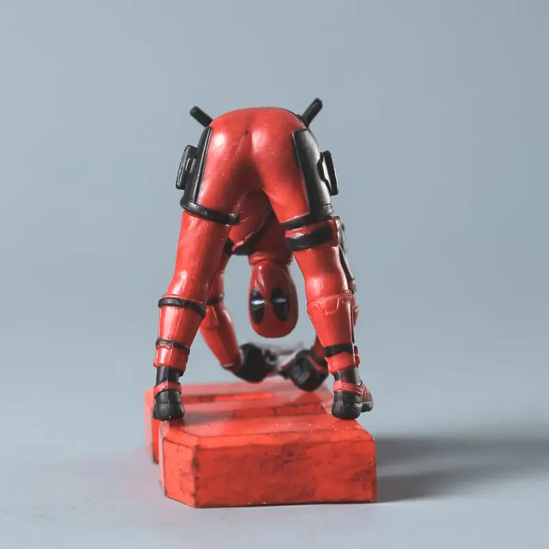 10 styles en option pour intérieur de voiture X-man Deadpool, tableau de bord automatique, rétroviseur, décoration, figurine humoristique, cadeaux d'anime amusants